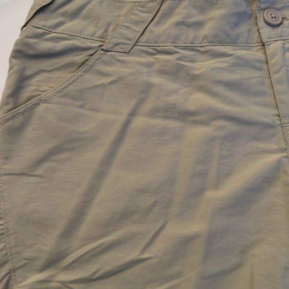 Columbia Ladies Kahki Color PFG Shorts Size L - Picture 3 of 8